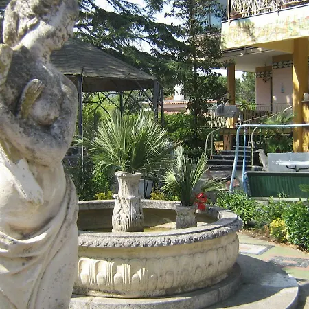Rosa Oda ve Kahvaltı Paestum